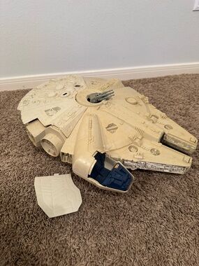 Vintage 1979 Kenner Star Wars Millennium Falcon Spaceship, For Parts or Rebuild